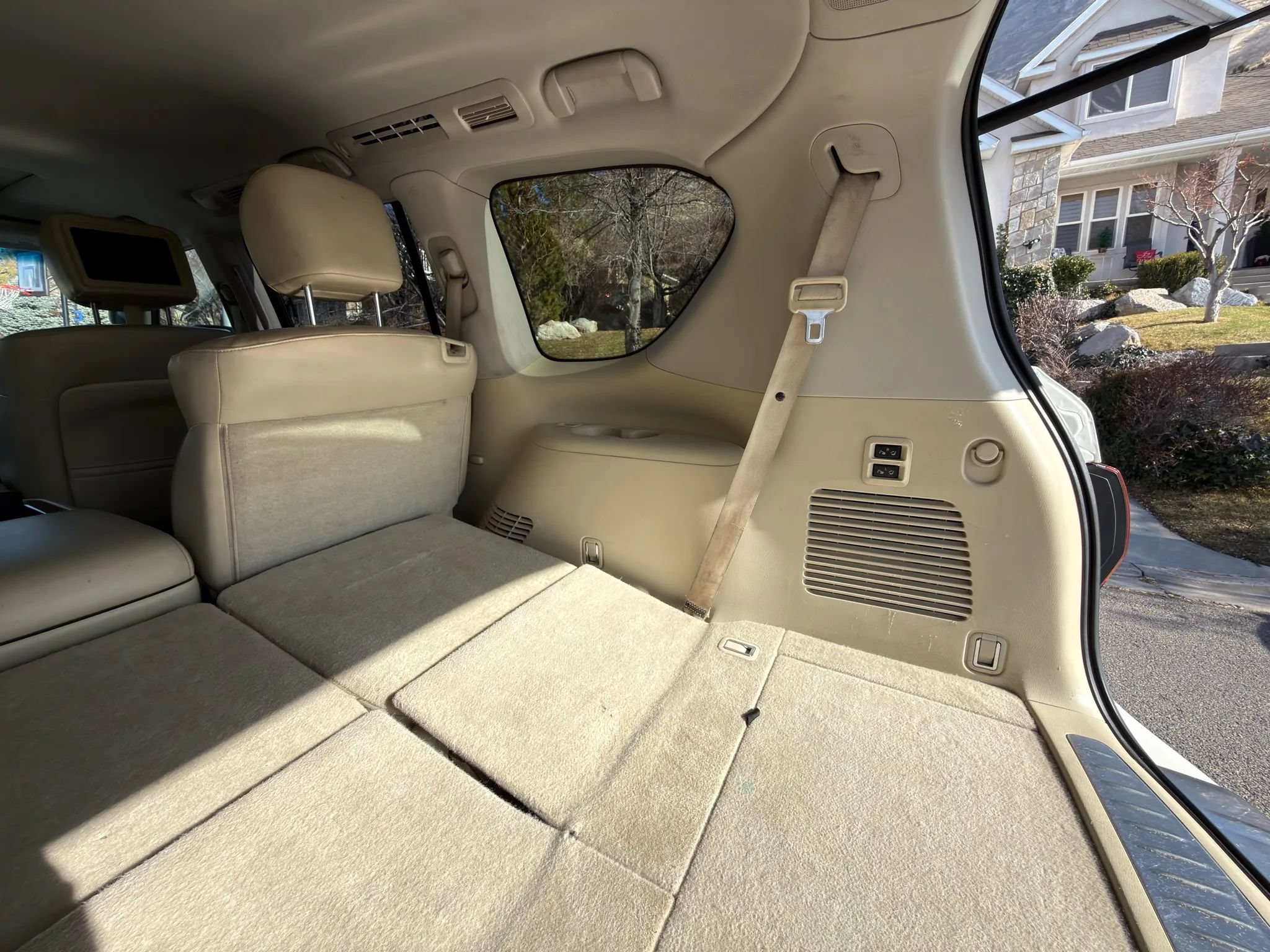 Used 2016 INFINITI QX80 4WD w/ Deluxe Technology Package image 10