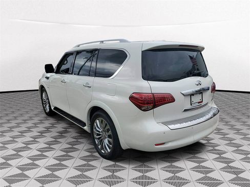 Used 2017 INFINITI QX80 Base w/ Deluxe Technology Package image 4