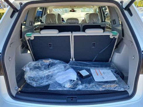 New 2026 Volkswagen Atlas SE FWD image 7