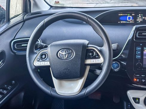 Used 2016 Toyota Prius Four Touring image 18