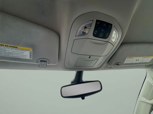 Certified 2023 Chrysler Pacifica Touring-L image 22