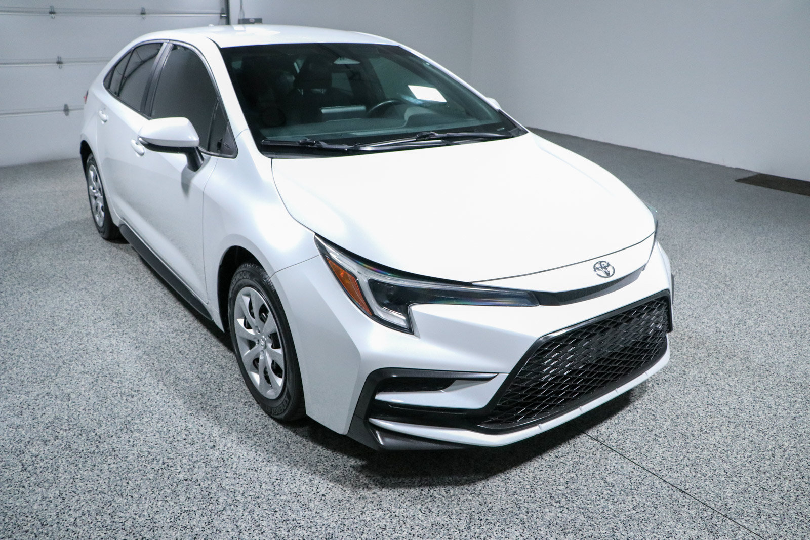 Used 2023 Toyota Corolla SE FWD image 5