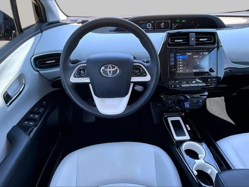 Used 2016 Toyota Prius Four FWD image 6