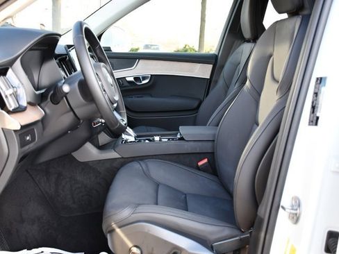 Certified 2025 Volvo XC90 B6 Plus image 15