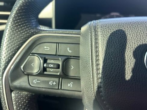 Used 2025 Toyota Tundra Limited AWD/4WD image 25