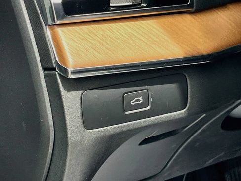Used 2024 Volvo XC90 B6 Plus AWD/4WD image 10