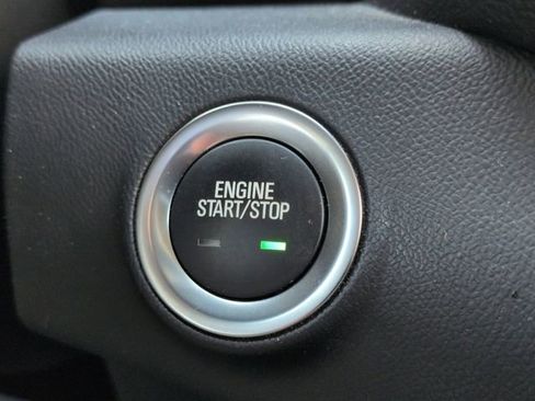 Used 2023 GMC Terrain SLE w/ Driver Convenience Package image 18