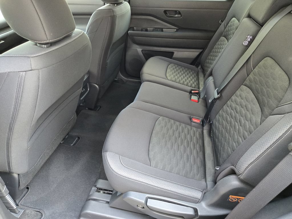 Used 2024 Nissan Pathfinder SV FWD image 22