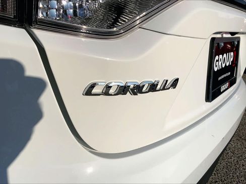 Used 2025 Toyota Corolla LE FWD image 30