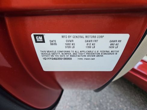 Used 2005 Chevrolet Corvette Coupe w/ Preferred Equipment Group RWD image 29