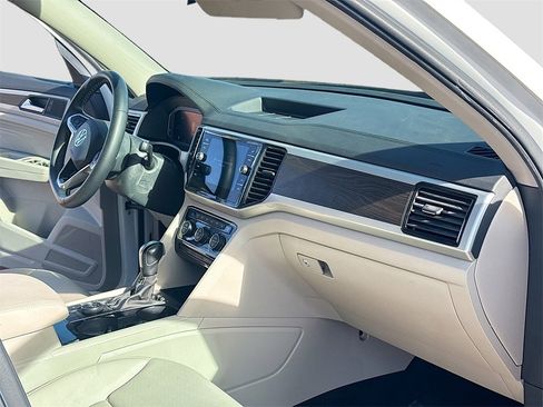 Used 2023 Volkswagen Atlas SE image 27