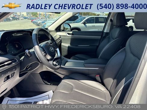 Used 2024 Hyundai Palisade SEL AWD/4WD image 3