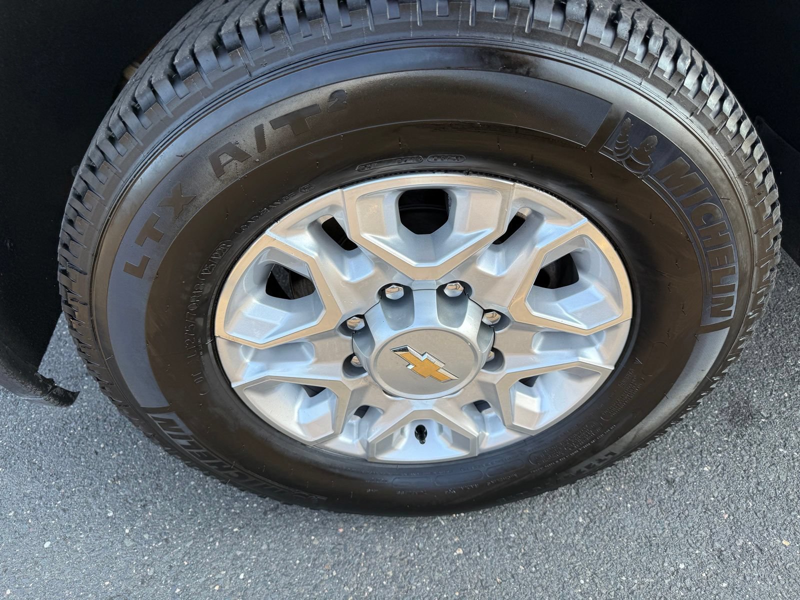 Used 2023 Chevrolet Silverado 2500 LTZ w/ Gooseneck/5TH Wheel Package AWD/4WD image 9