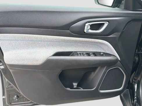 Used 2022 Jeep Compass Latitude w/ Convenience Group image 21