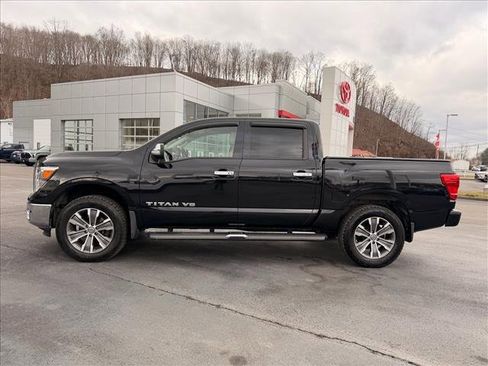 Used 2018 Nissan Titan SV w/ SV Convenience Package image 6