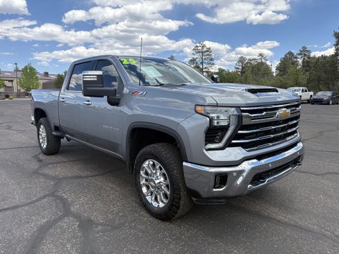 Used 2025 Chevrolet Silverado 2500 LTZ w/ LTZ Premium Package AWD/4WD image 13