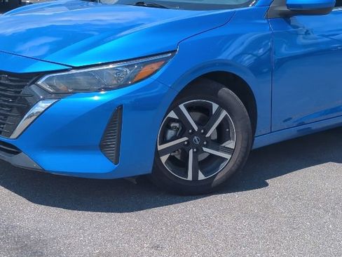 Used 2024 Nissan Sentra SV FWD image 2