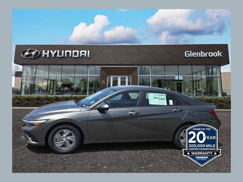 New 2026 Hyundai Elantra SE FWD image 1