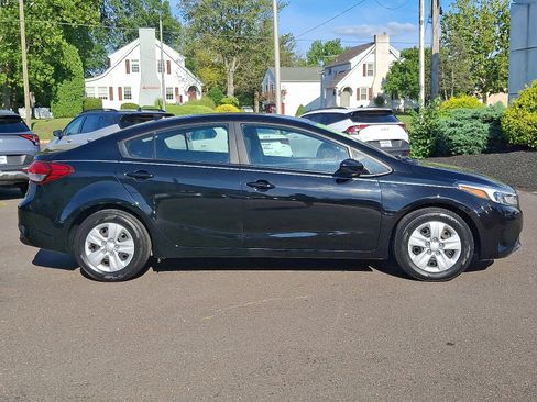 Certified 2018 Kia Forte LX w/ LX Rear Camera Package image 7