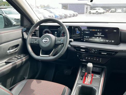 New 2025 Nissan Kicks SR image 19