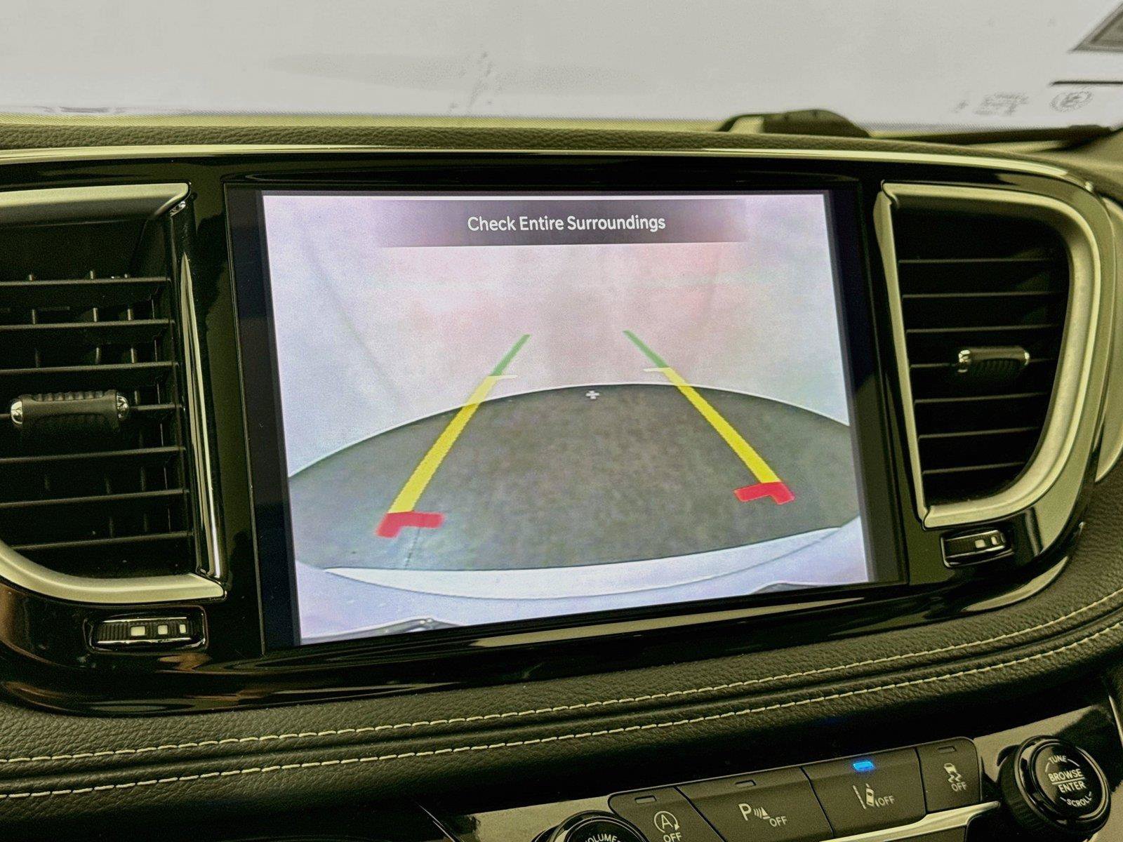 Used 2025 Chrysler Pacifica Limited FWD image 25