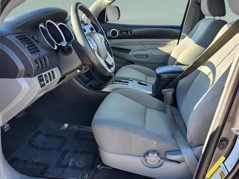 Used 2012 Toyota Tacoma PreRunner image 9