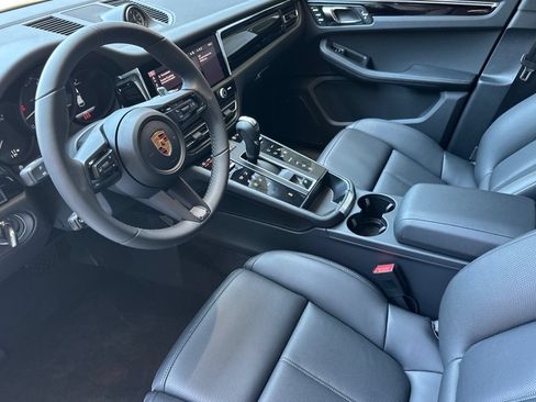 New 2026 Porsche Macan AWD/4WD image 4