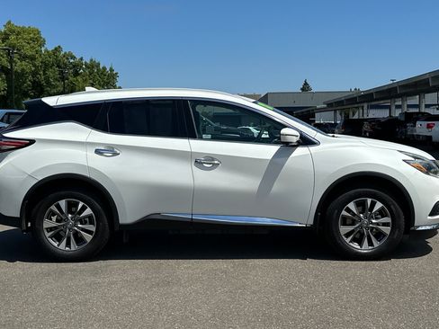 Used 2018 Nissan Murano SL w/ Moonroof Package AWD/4WD image 3