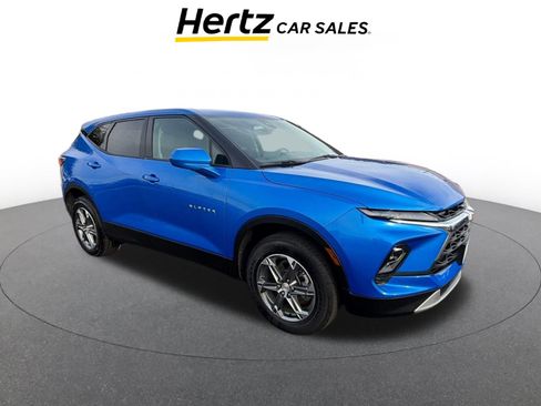 Used 2025 Chevrolet Blazer LT image 1
