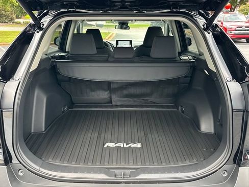 Used 2025 Toyota RAV4 XLE w/ Convenience Package FWD image 5