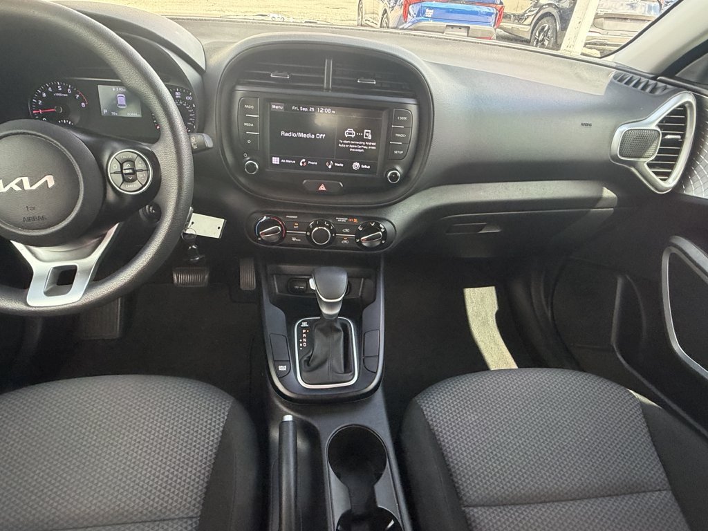 Certified 2022 Kia Soul LX FWD image 15