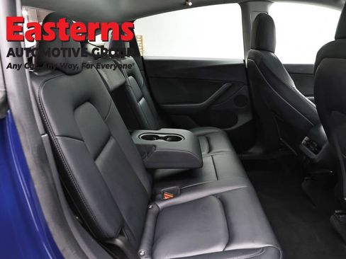 Used 2022 Tesla Model Y Long Range image 16