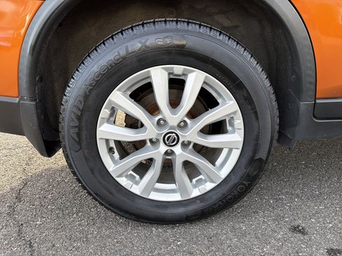 Certified 2019 Nissan Rogue SV image 33