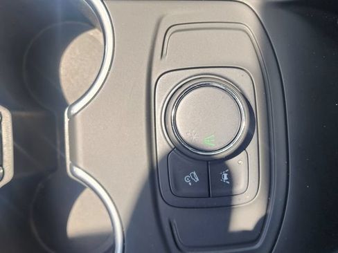 Used 2022 GMC Terrain SLE w/ LPO, Floor Liner Package FWD image 36