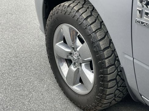 Used 2019 RAM 1500 Express w/ Express Value Package AWD/4WD image 26