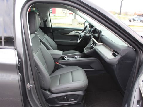 New 2026 Ford Explorer Active w/ Active Comfort Package AWD/4WD image 11