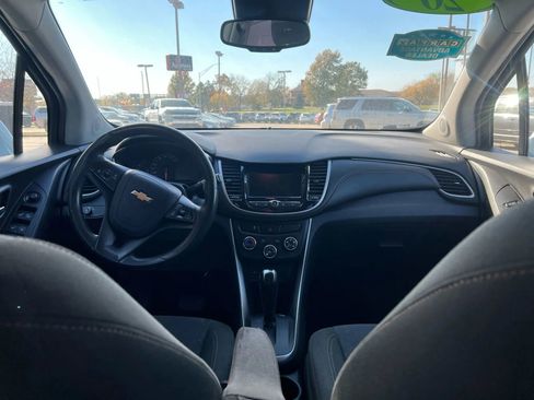 Used 2020 Chevrolet Trax LS w/ Tint and Cruise Package image 15