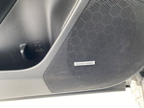 Used 2015 Subaru Forester 2.5i Limited image 11