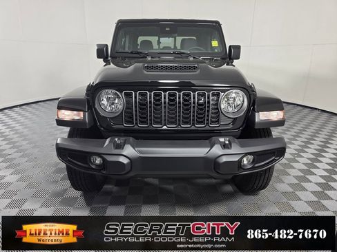 New 2025 Jeep Gladiator Sport image 2