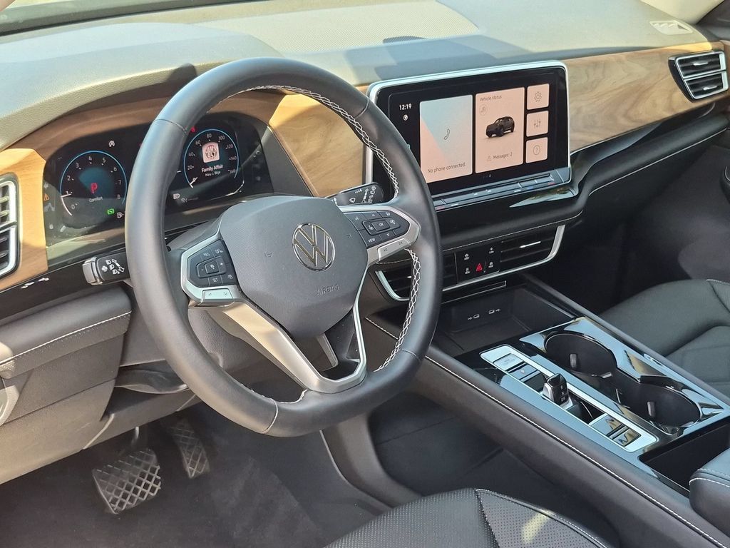 Used 2025 Volkswagen Atlas SE FWD image 15