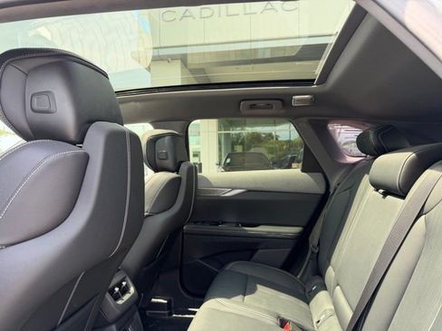 Certified 2025 Cadillac Optiq Sport 2 w/ LPO, Floor Liner Package AWD/4WD image 15