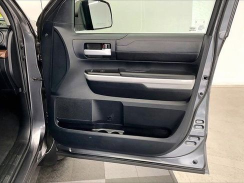 Used 2018 Toyota Tundra Limited w/ Limited Premium Package AWD/4WD image 27