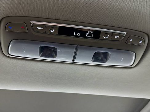 Used 2025 Kia Telluride EX w/ EX Captain's Chair Package FWD image 31