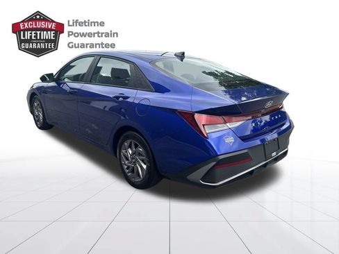 Used 2024 Hyundai Elantra SEL FWD image 3
