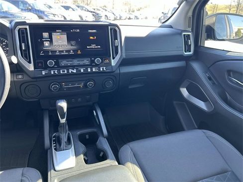 Used 2025 Nissan Frontier SV image 16