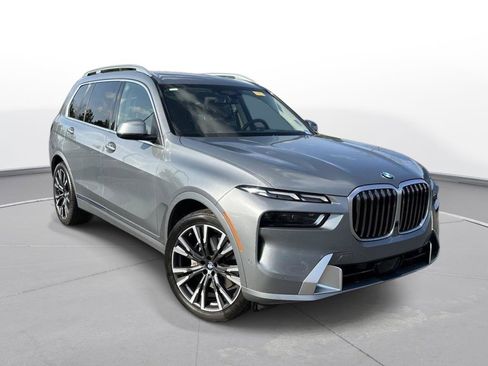 Used 2023 BMW X7 xDrive40i w/ Premium Package image 4