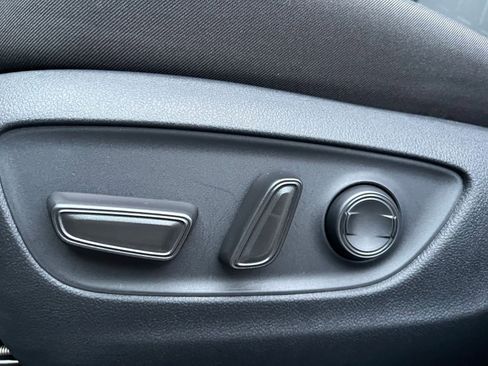 Used 2025 Toyota RAV4 XLE image 25