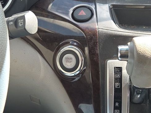 Used 2014 Nissan Quest S image 34