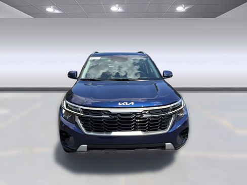 Used 2024 Kia Seltos EX FWD image 6
