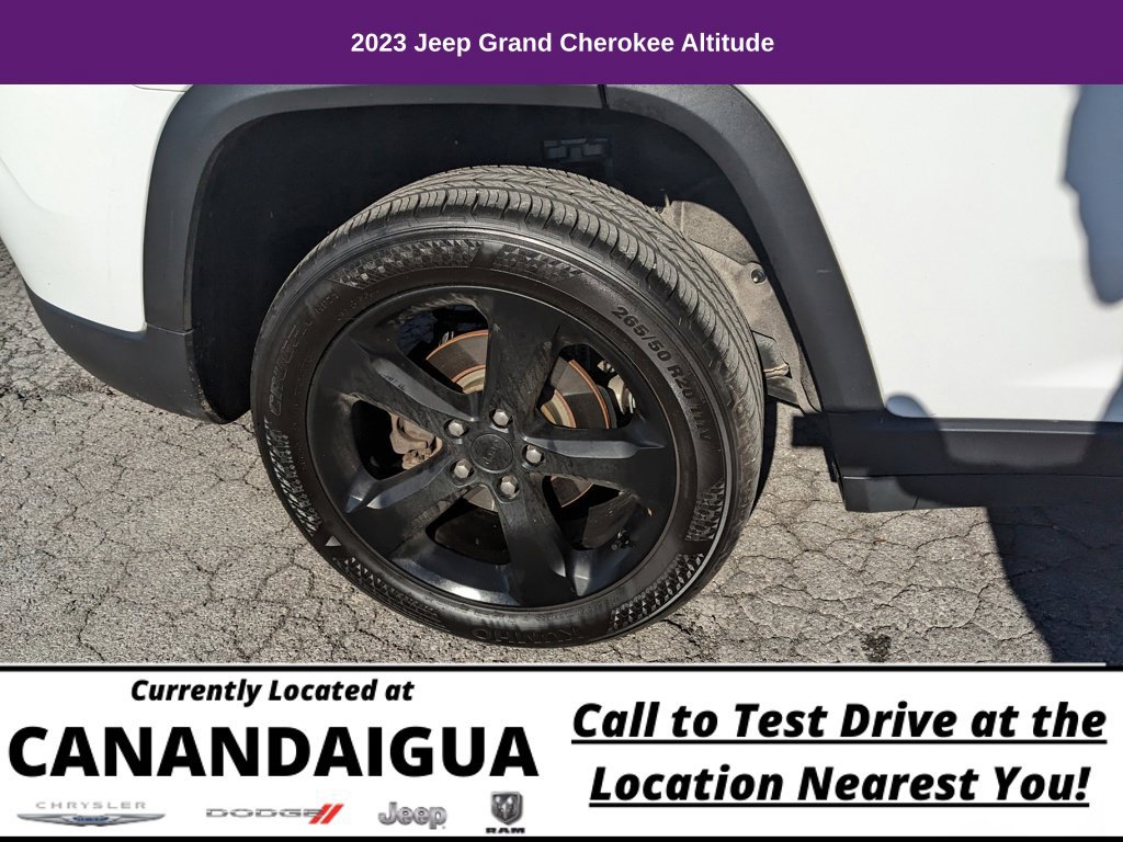Used 2023 Jeep Grand Cherokee Altitude AWD/4WD image 28